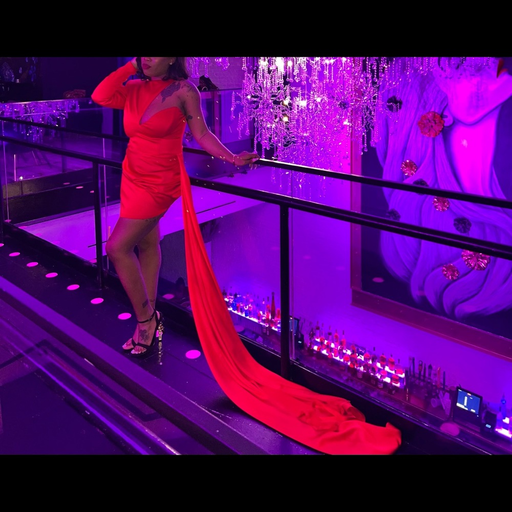 Red dress - Ellae Lisque
